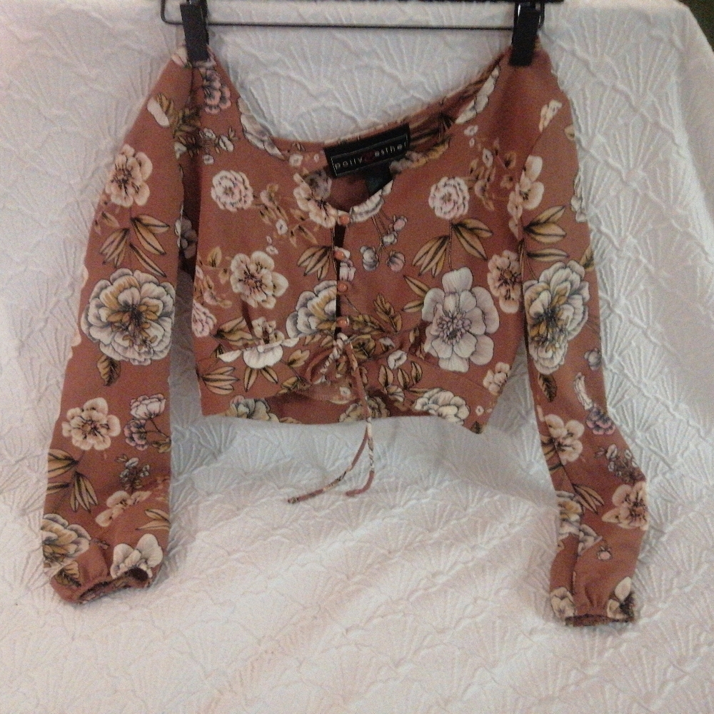 Small long sleeve crop top